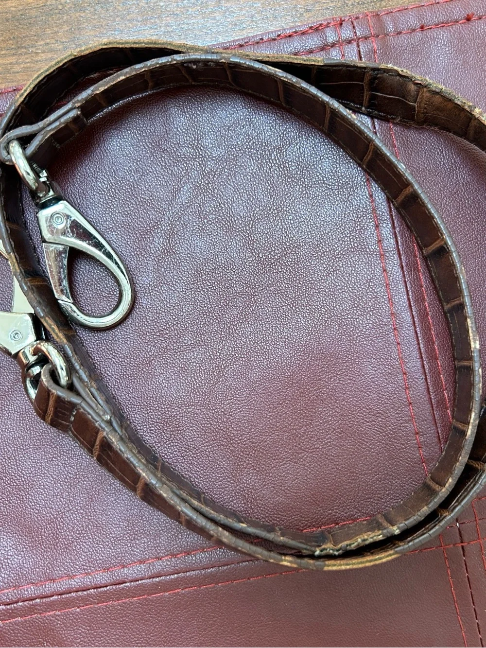 Vintage Classic Gianni Bernini Brown Leather Tote Handbag, many sections. Zips.